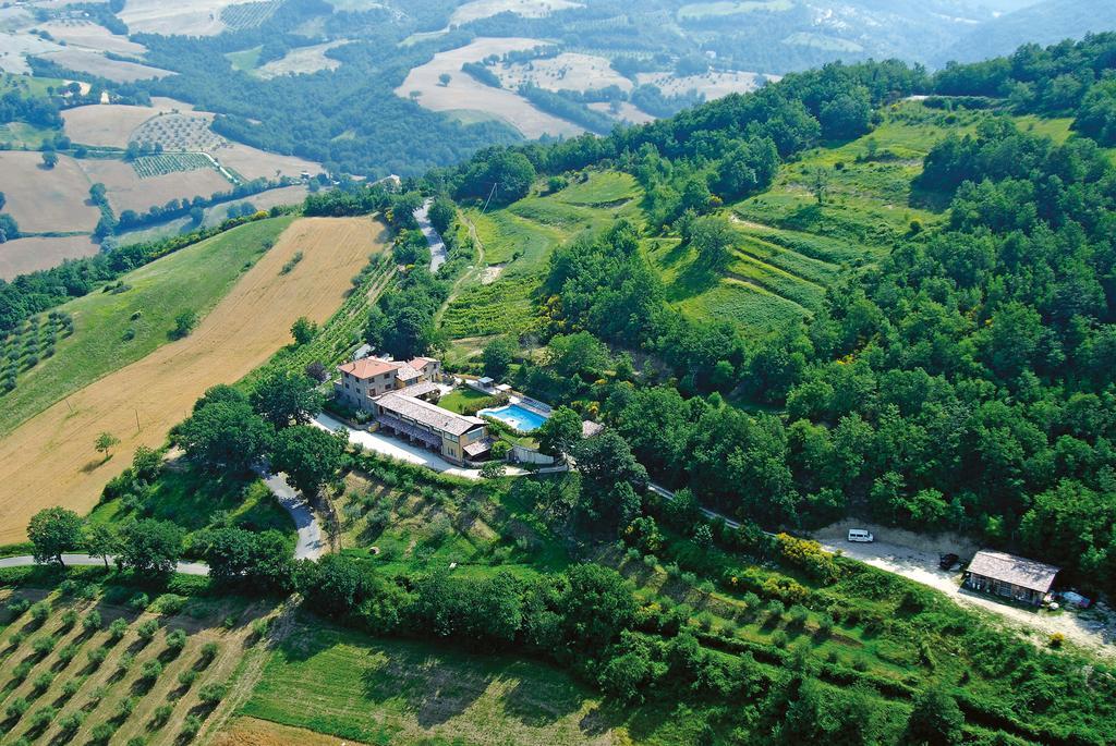 Hotel Le Torracce Agriturismo Olistico Valfabbrica Exterior foto