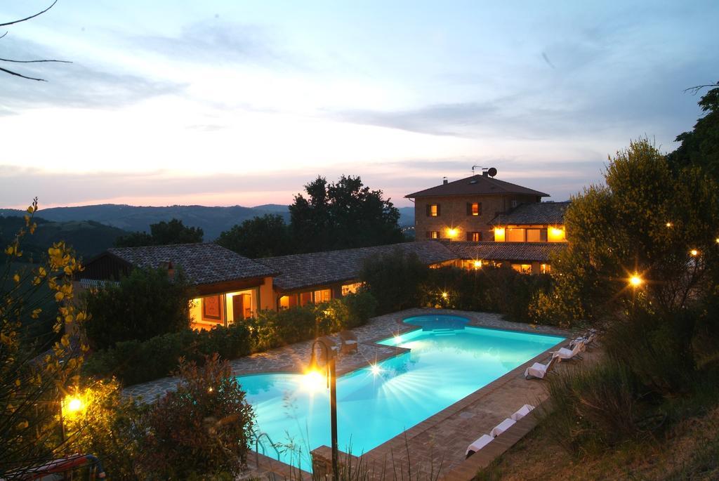 Hotel Le Torracce Agriturismo Olistico Valfabbrica Exterior foto