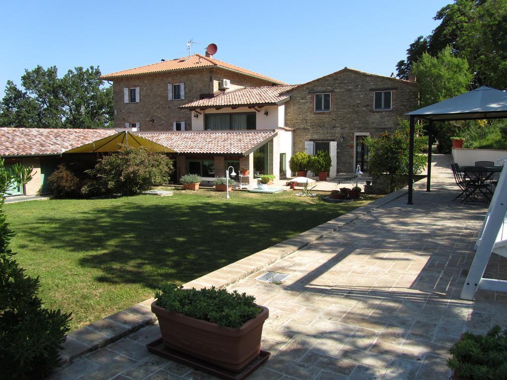 Hotel Le Torracce Agriturismo Olistico Valfabbrica Exterior foto