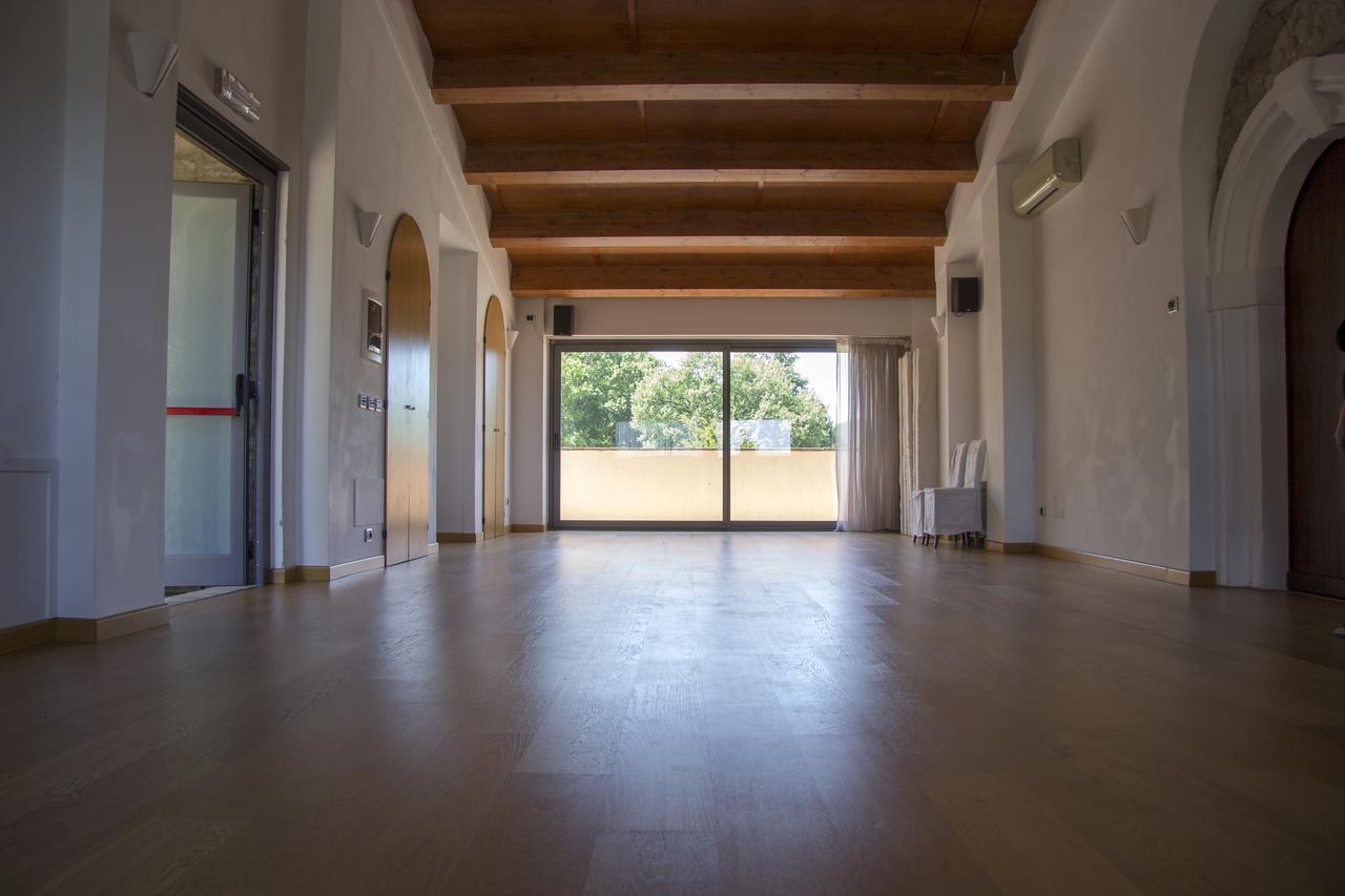 Hotel Le Torracce Agriturismo Olistico Valfabbrica Exterior foto